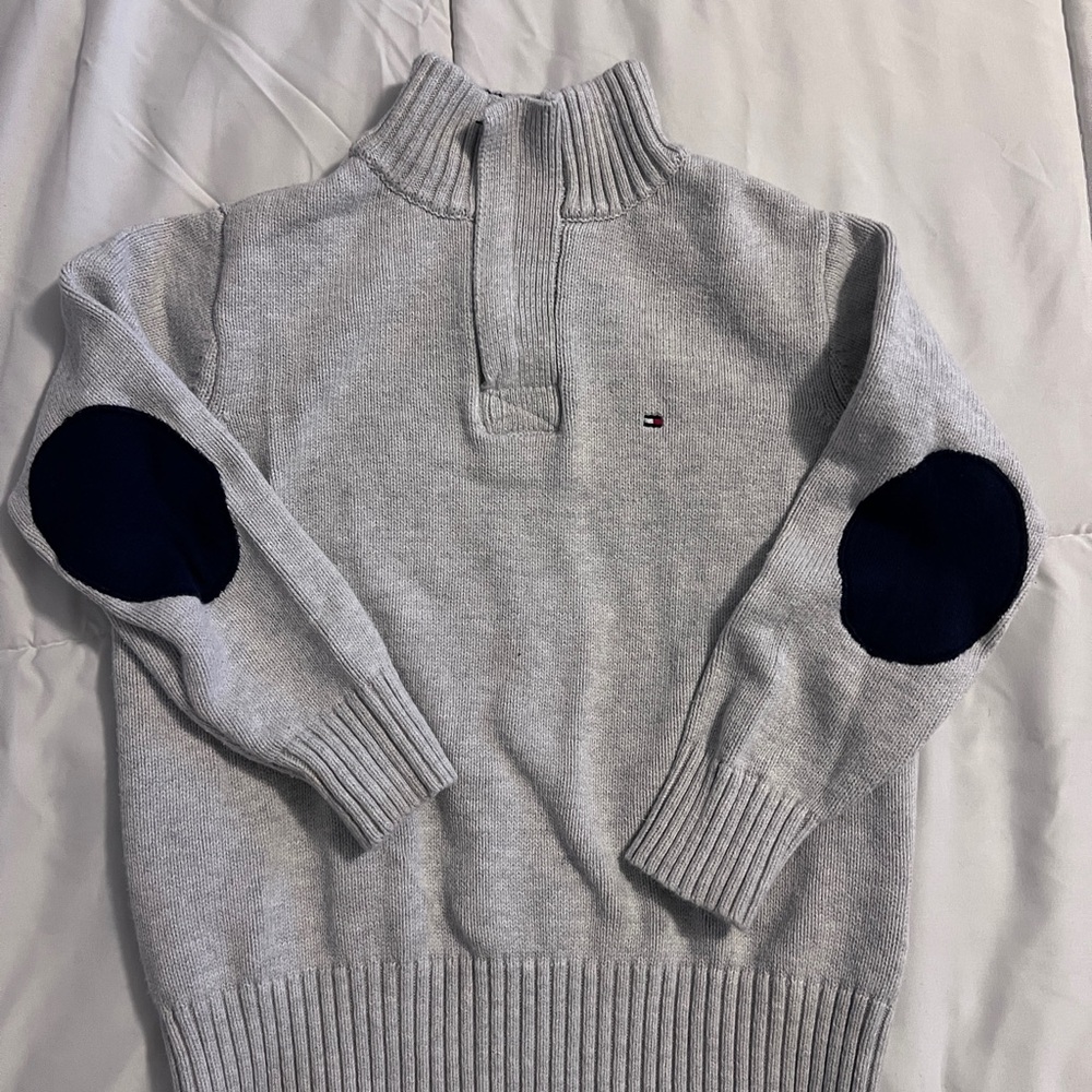 Tommy Hilfiger Light Gray Zip-Up Sweater with Navy Accents